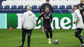 Prestianni pode cruzar-se com Vini Jr no túnel e aquecer no relvado: o que dizem os regulamentos