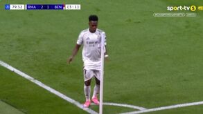 Real Madrid-Benfica: Vinícius marcou em contra-ataque e fez novamente a dança junto à bandeirola de canto