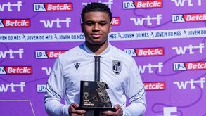 Saviolo recebe prémio da Liga