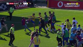 Jogo da 30.ª jornada marcado por uma invasão de campo, além de agressões