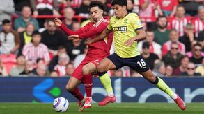 Curtis Jones na mira do Inter: médio do Liverpool é alvo