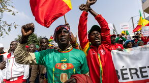 Dezenas de pessoas manifestaram-se em Dakar contra condenações de adeptos senegaleses