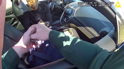 O momento em que medalhada olímpica Sha'Carri Richardson é apanhada a conduzir em excesso de velocidade