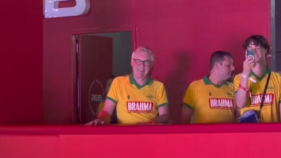 Já se sente em casa: Ancelotti marca presença no Carnaval de Salvador da Bahia