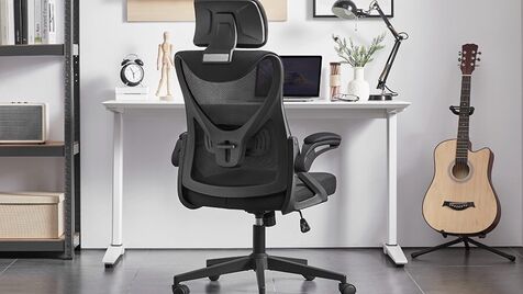 Cadeira ergonómica Yaheetech para conforto profissional na secretária