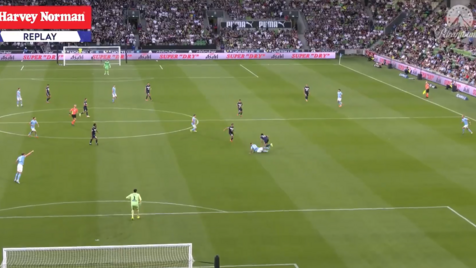 Quem sabe não esquece: Juan Mata brilha na Austrália e marca golaço de chapéu... do meio-campo