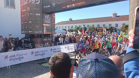 "Anda, João!": a partida da 5.ª e última etapa da Volta ao Algarve