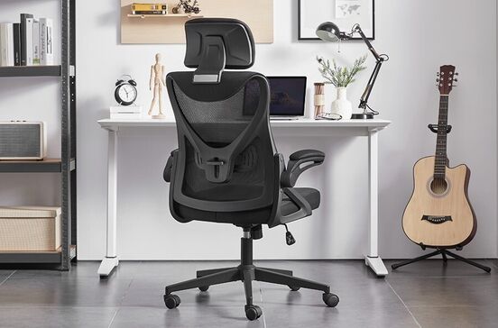 Cadeira ergonómica Yaheetech para conforto profissional na secretária