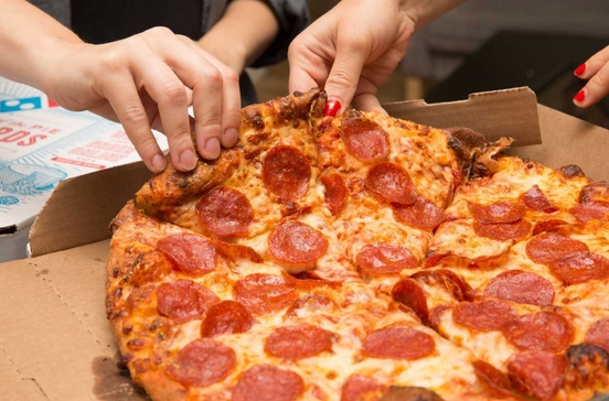 O calor está aí e a Domino's 1=3 também! Celebre a chegada de junho em grande