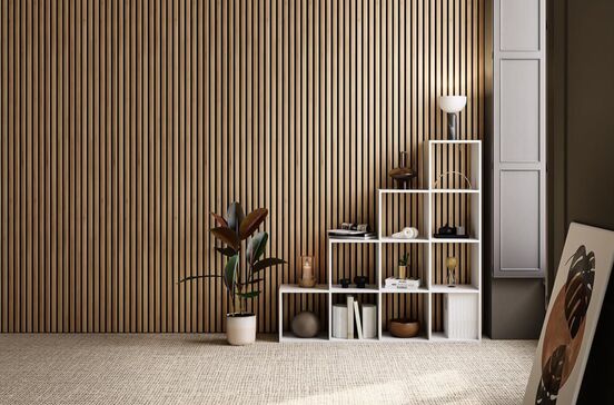 Painéis de madeira vertical para decoração e isolamento acústico