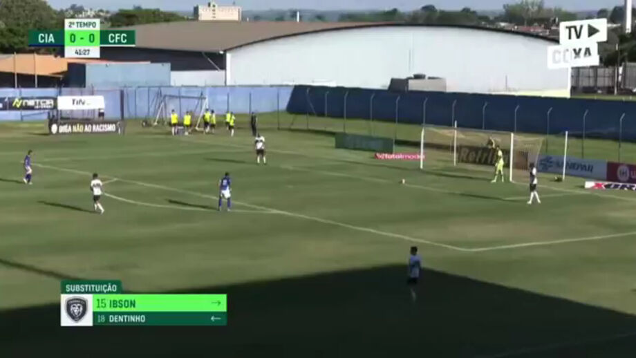 Pedro Rangel contou com a ajuda... do guardião adversário 