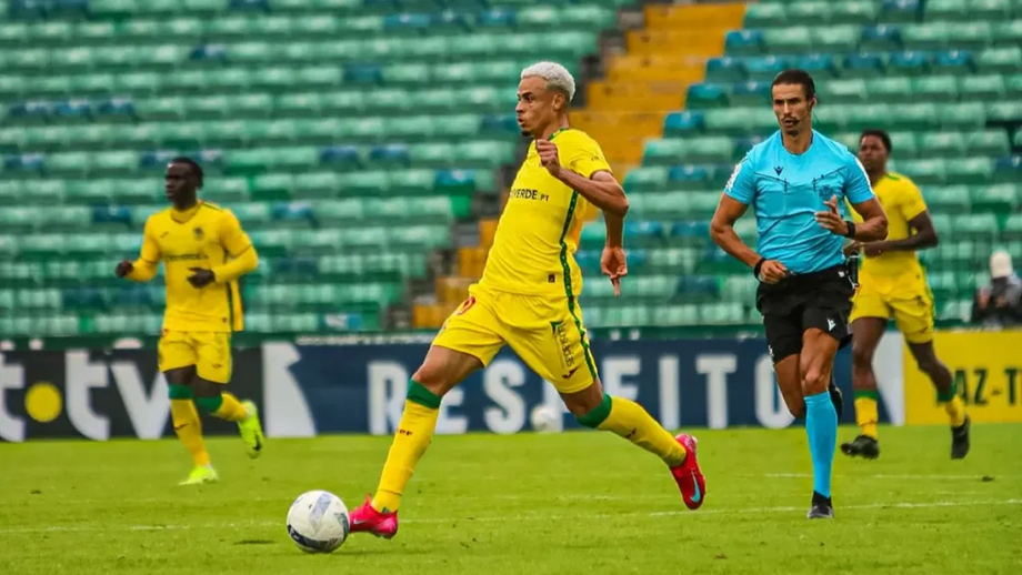 Matheus Martins regressa ao Brasil