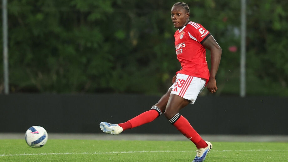 Michée Ndembi de regresso à Bélgica