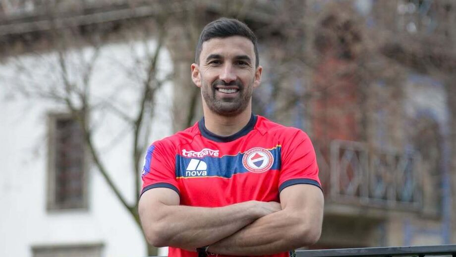 Feliz Vaz assina pelo Trofense