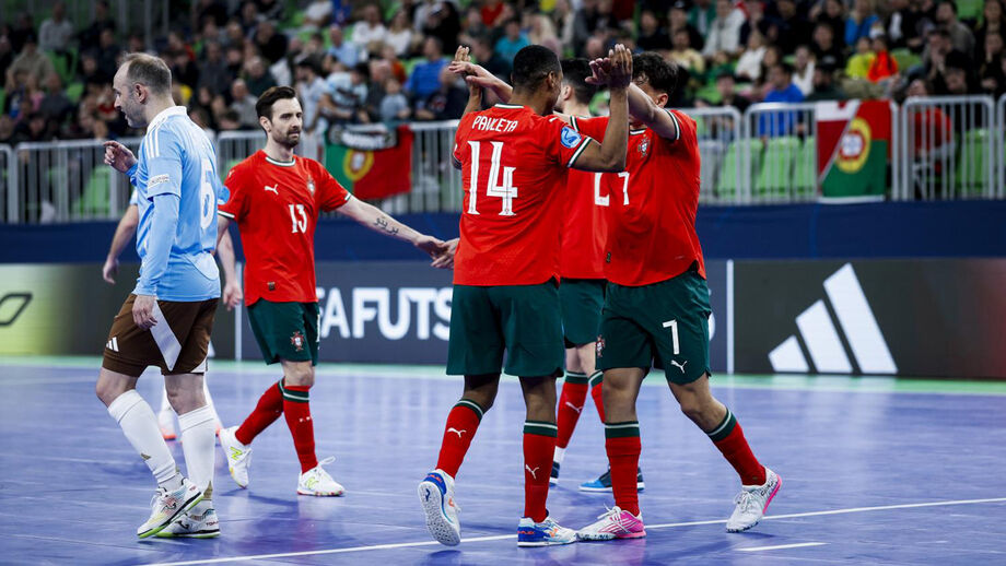 Jogadores portugueses em festa frente à Bélgica