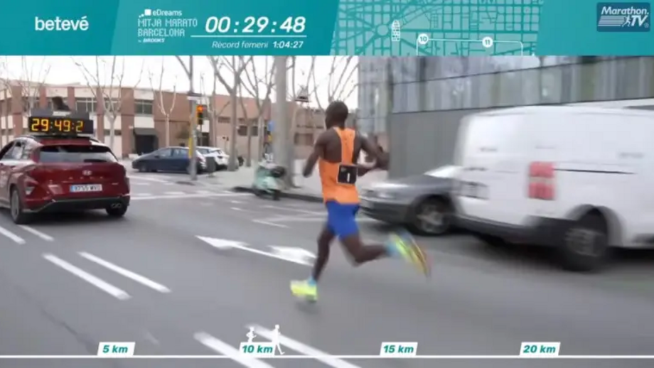 Proximidade do carro-relógio tramou ugandês