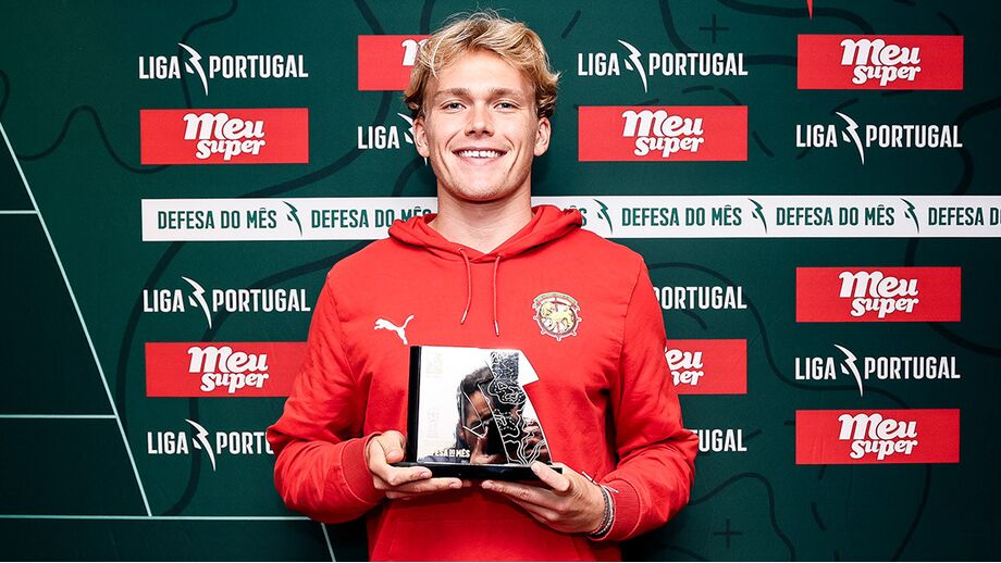 Madsen recebe prémio de defesa do mês na Liga Portugal