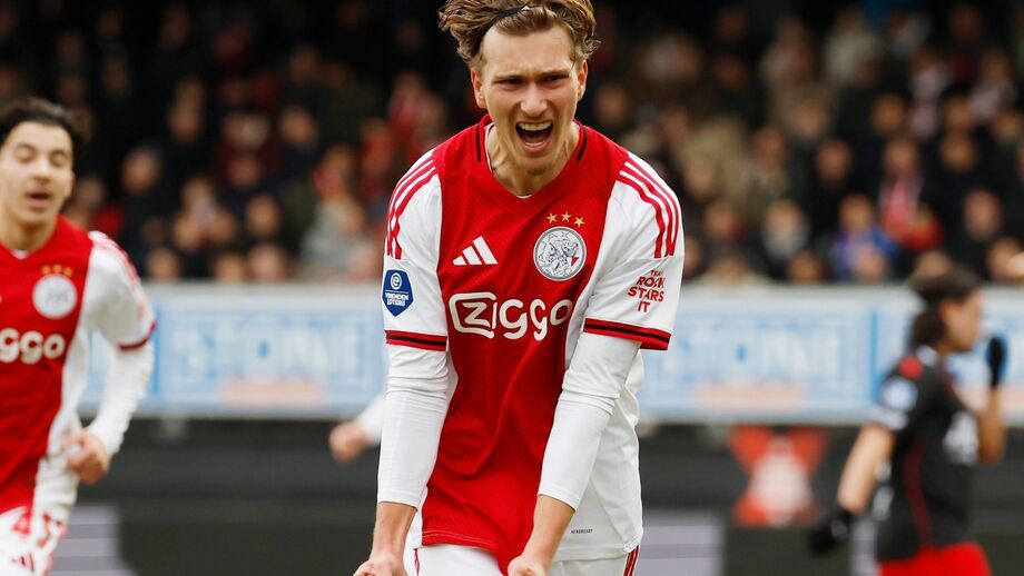 Mika Godts, craque do Ajax, está no radar do Barcelona