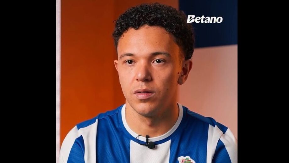 Ala do FC Porto em entrevista à Betano