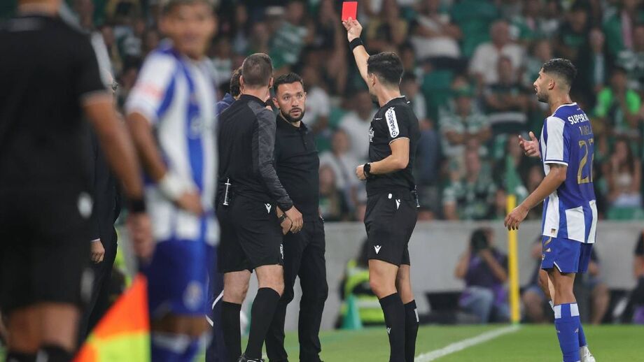 Último clássico entre Sporting e FC Porto teve até... cartões vermelhos aos bancos