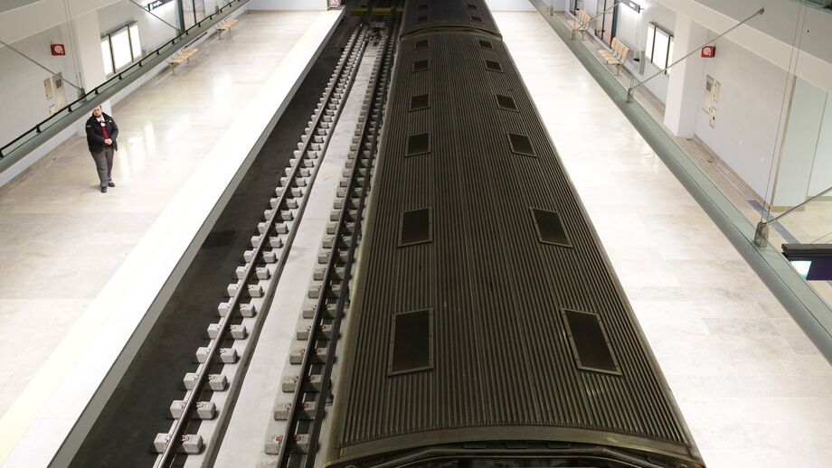 Inundação causa interrupção na linha azul do metro de Lisboa.
