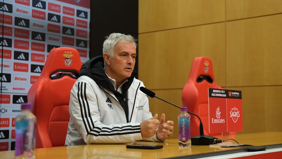 José Mourinho em conferência de imprensa