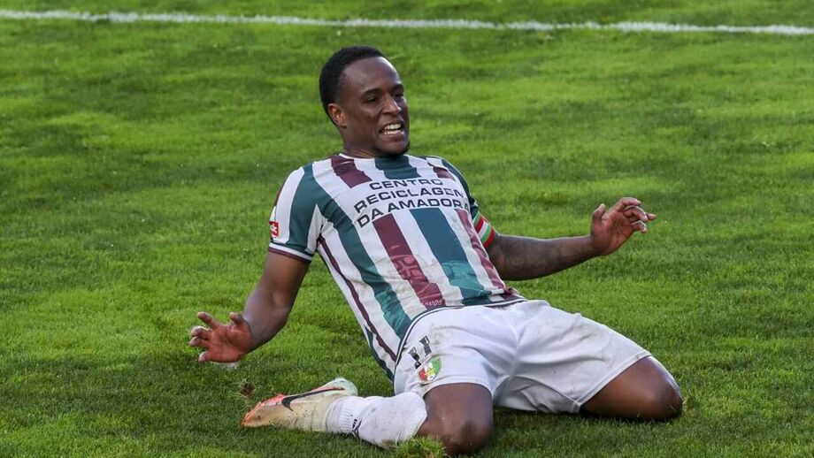 Jovane Cabral celebra golo pelo E. Amadora