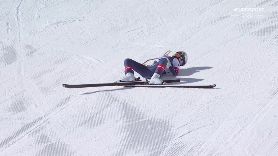 Lindsey Vonn cai durante prova de downhill após grave lesão