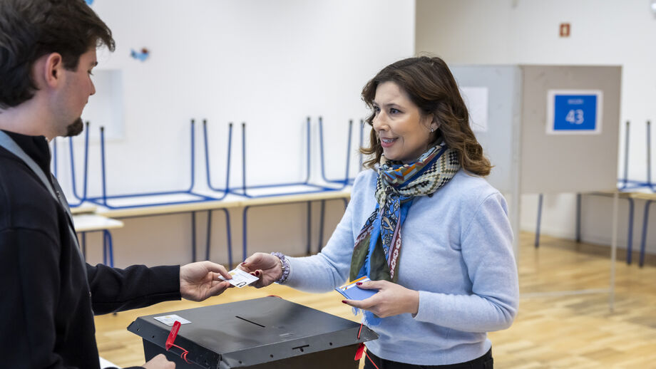 Mariana Leitão votou na Escola Básica Cesário Verde, em Queijas