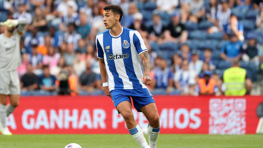 Kiwior apontado à lateral esquerda no clássico com o Sporting