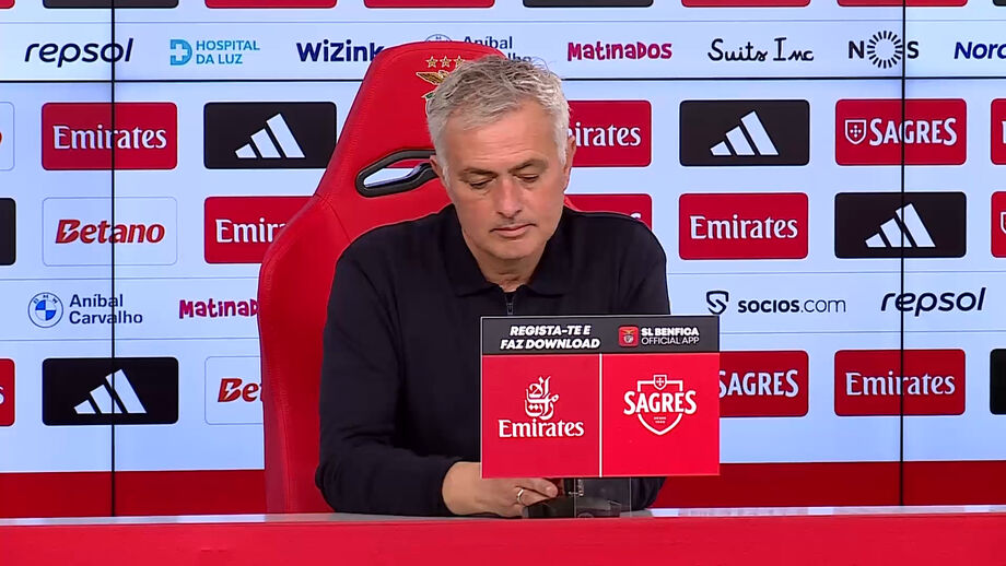 Jovem lateral foi chamado à equipa principal devido às ausências de Dedic e Banjaqui