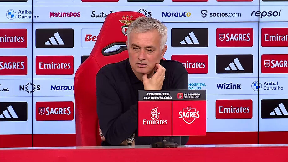 Treinador do Benfica disse preferir "não falar para não fazer figura de urso"
