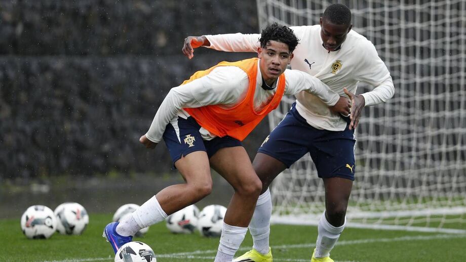 Cristianinho durante o treino da Seleção Nacional de sub-16