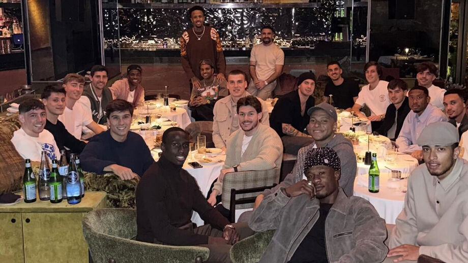 Jogadores do Real Madrid mostram-se mais unidos do que nunca em jantar... sem a equipa técnica