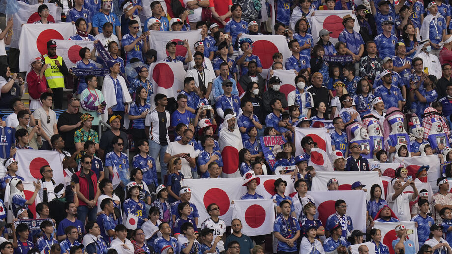 Adeptos do Japão nas bancadas