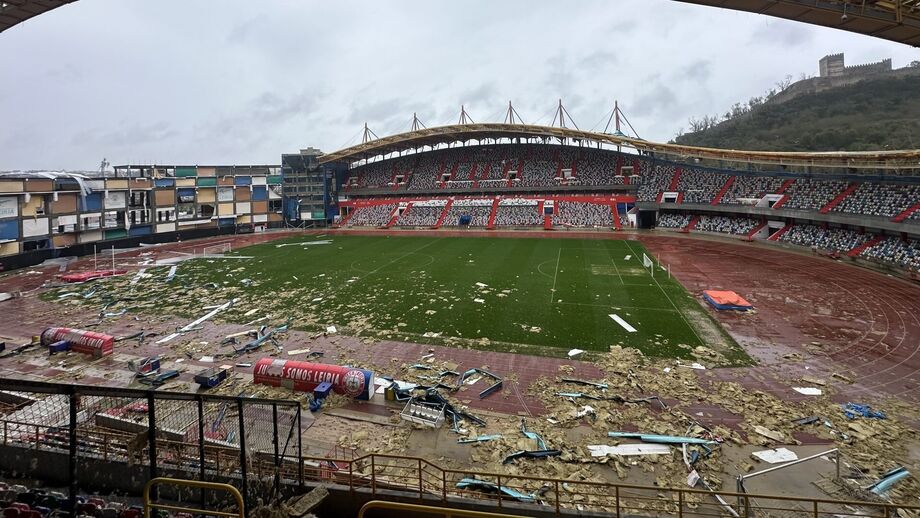 Mau tempo causa impacto na atividade e danos no estádio da União de Leiria
