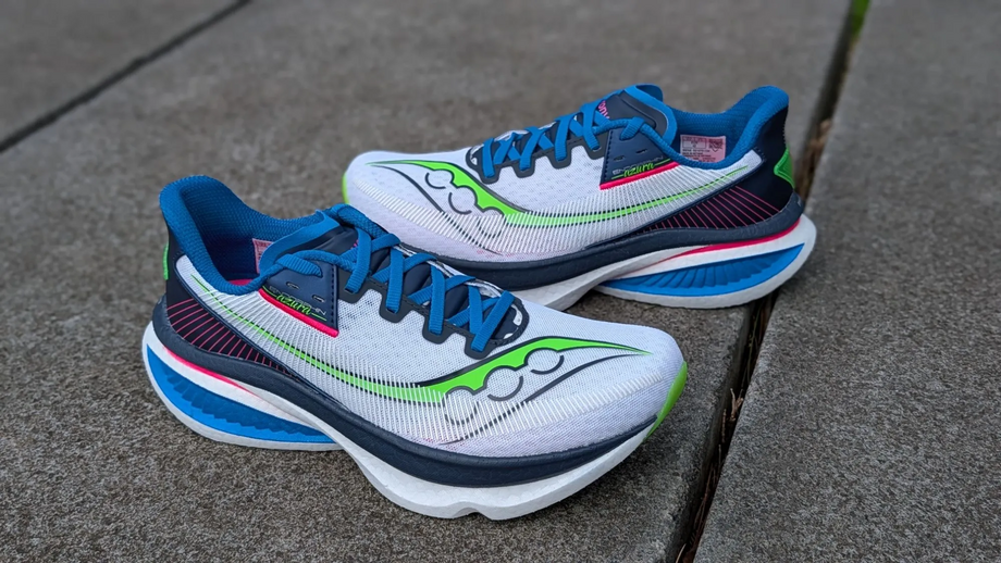 Análise do Saucony Endorphin Azura, modelo para velocidade