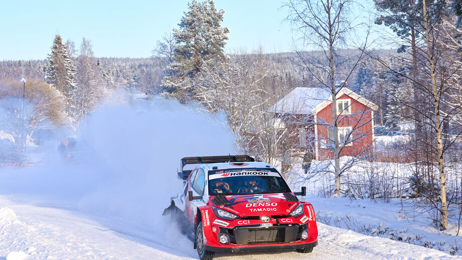 Takamoto Katsuta lidera na Suécia