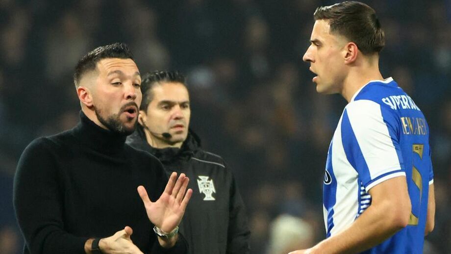 Farioli conta com Bednarek para estabilizar rendimento defensivo