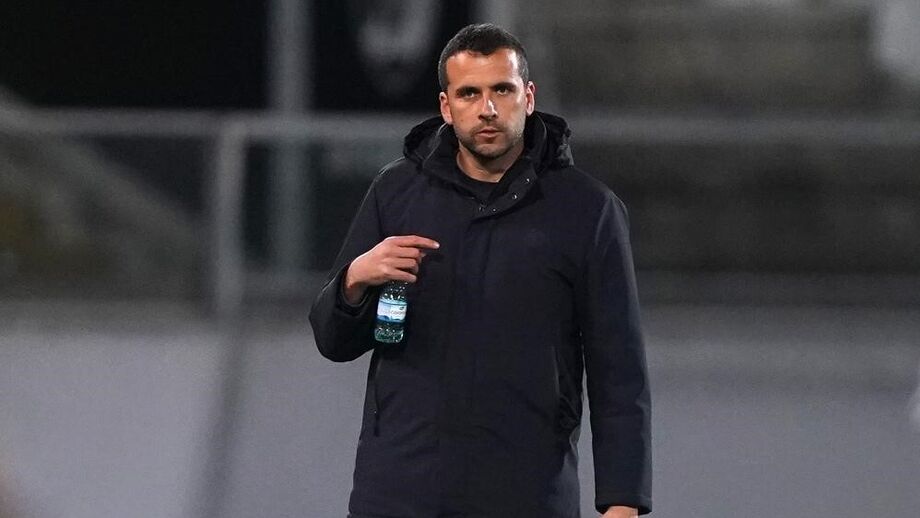 João Nuno reconhece mérito do Vitória após derrota do E. Amadora