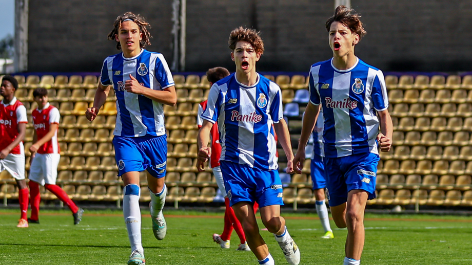 FC Porto festeja vitória sobre o Sp. Braga em Iniciados