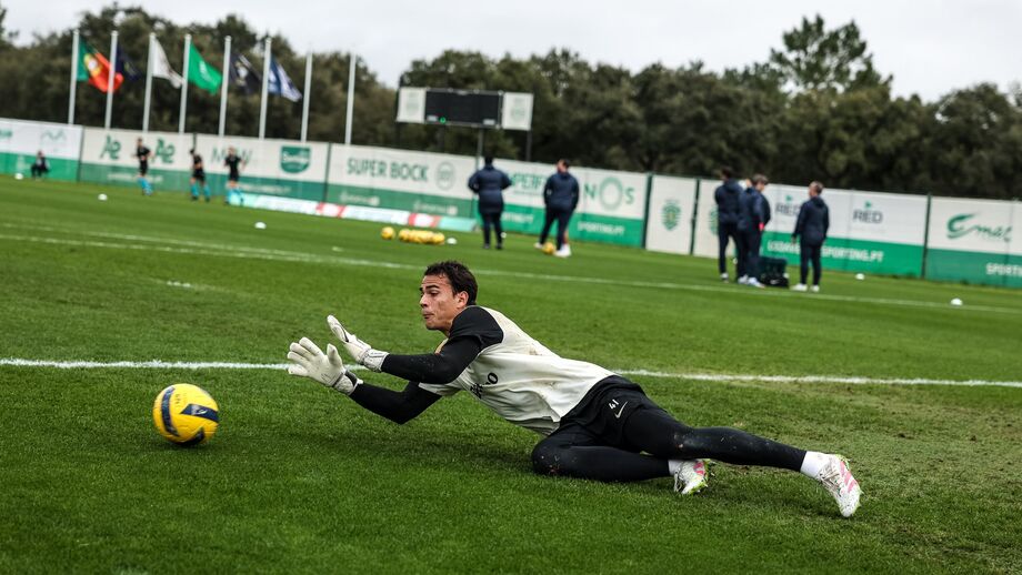 Diego Callai defendeu penálti aos 66 minutos e mostrou 'rins' logo a seguir