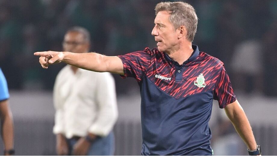 Alexandre Santos orienta o FAR Rabat