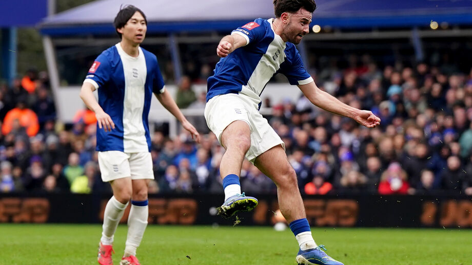 Equipamento do Birmingham City tem o número apenas estampado nas costas