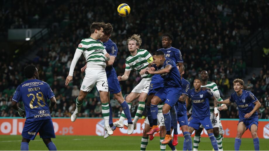 O momento em que Daniel Bragança cabeceou certeiro para o fundo da baliza do Famalicão