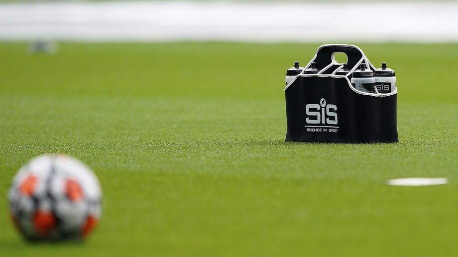 Premier League permite pausa para hidratação e alimentação dos jogadores durante o Ramadão