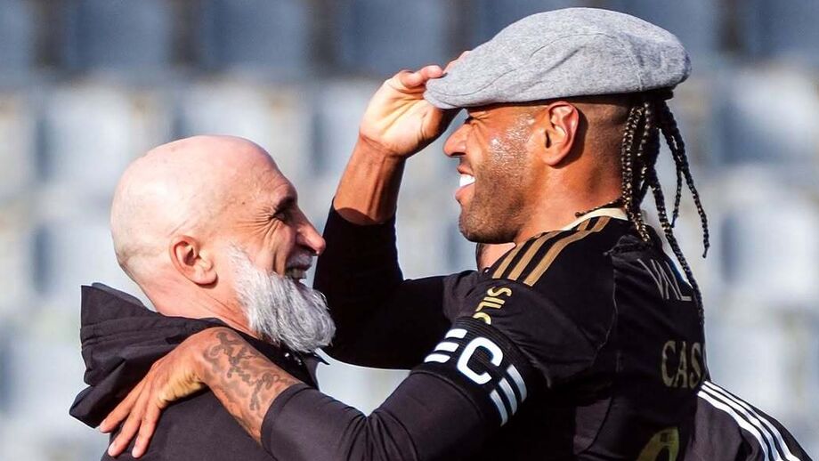 Cassiano marcou e celebrou com a boina de Álvaro Pacheco