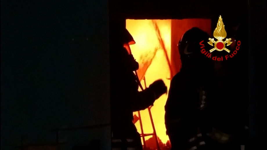  Fogo terá começado num prédio de apartamentos no bairro de Chiaia