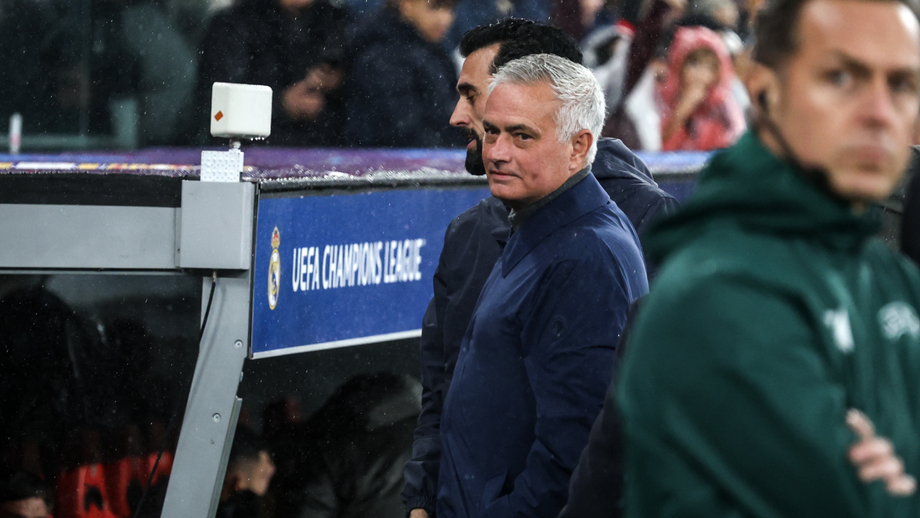 José Mourinho e Álvaro Arbeloa cumprimentam-se no Estádio da Luz