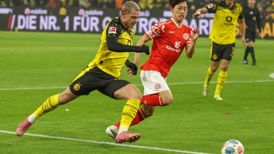 Jogo de futebol entre Borussia Dortmund e Mainz 05